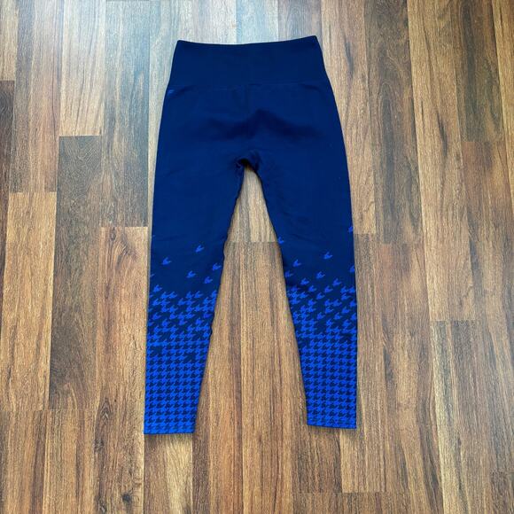 Fabletics High Waisted Seamless Abyss/ Chill Blue Check Legging - Size M - Picture 6 of 7